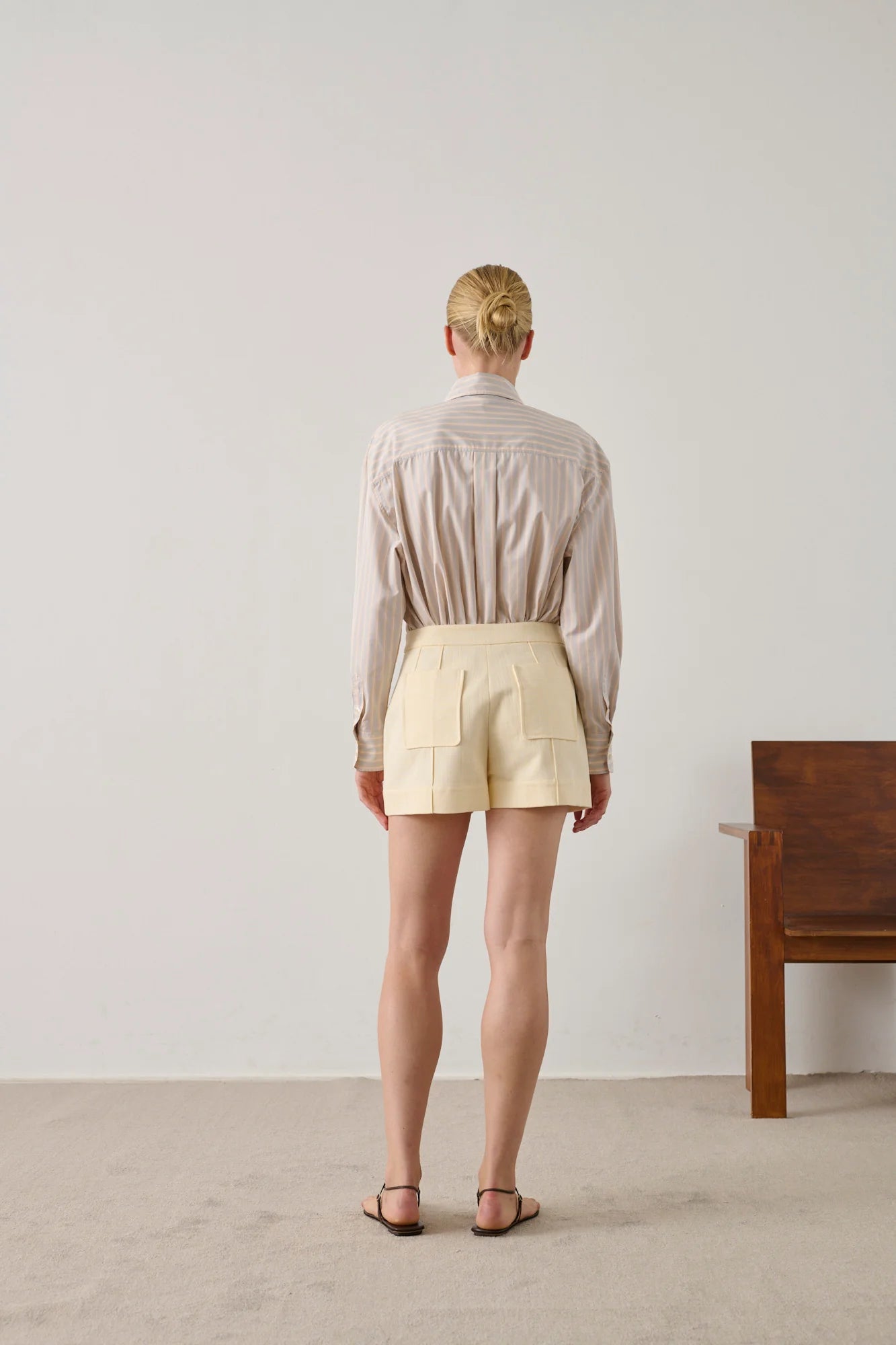 Short Hover Creme