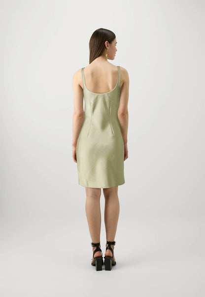 Robe Sasunna Short Olive