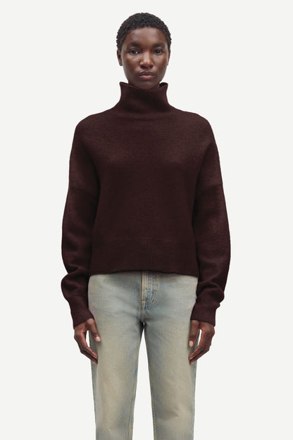 Pull Nola Black Coffee