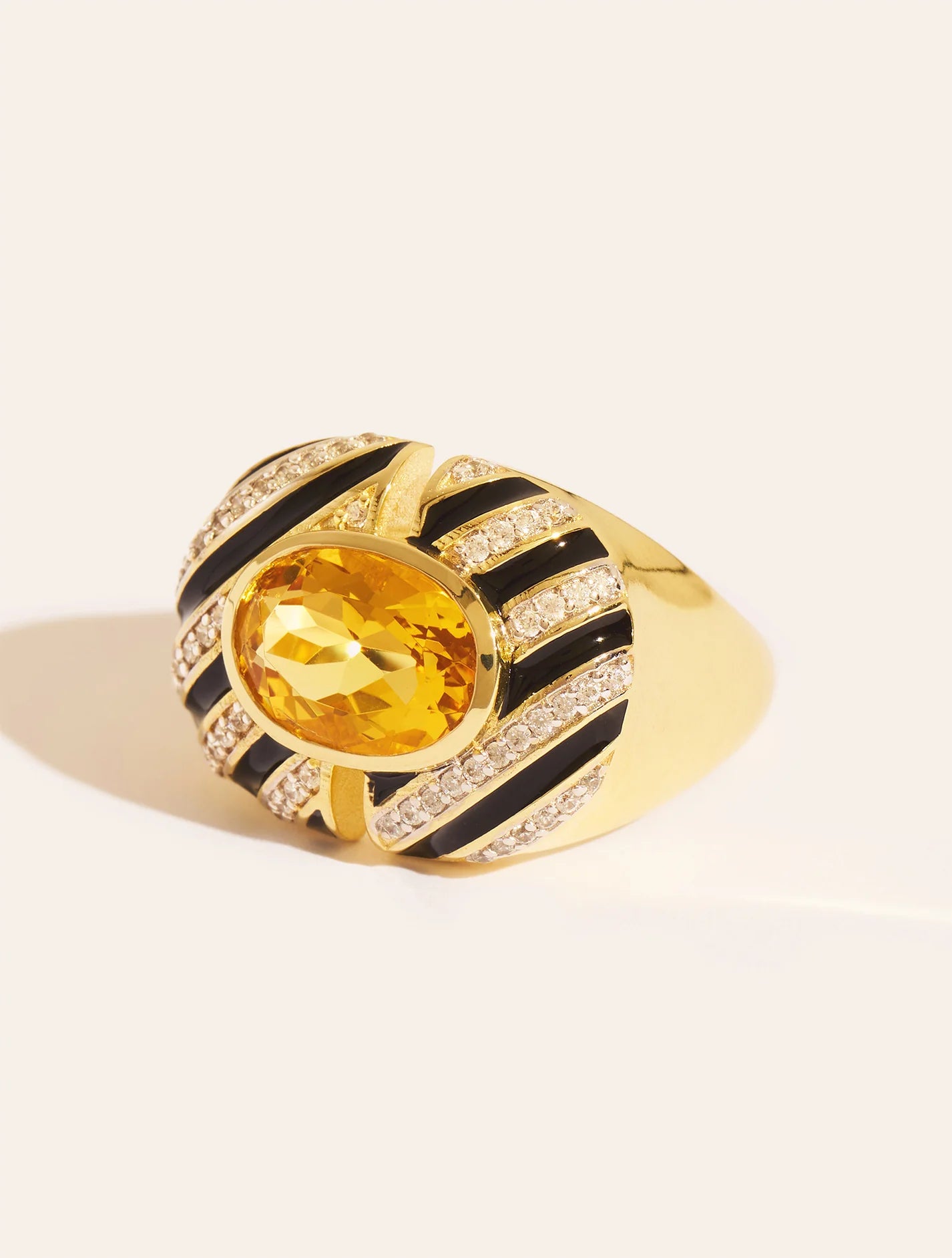 Bague Zèbre Quartz Jaune Email Noir