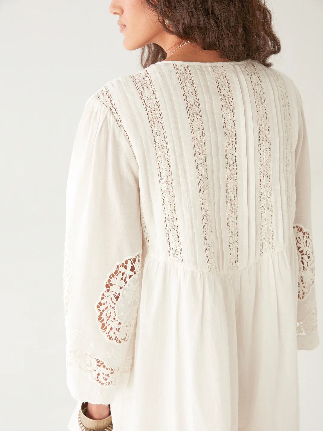 Robe Clementine White Lilies